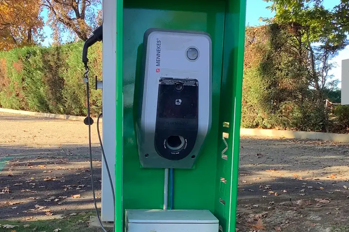 installazione colonnina wallbox ricarica auto elettrica